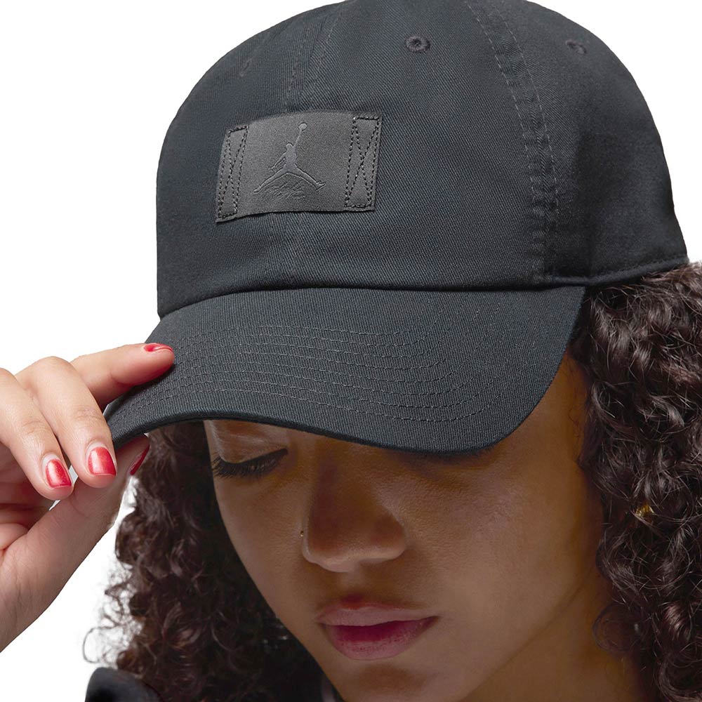 GORRA NIKE FD5181-013