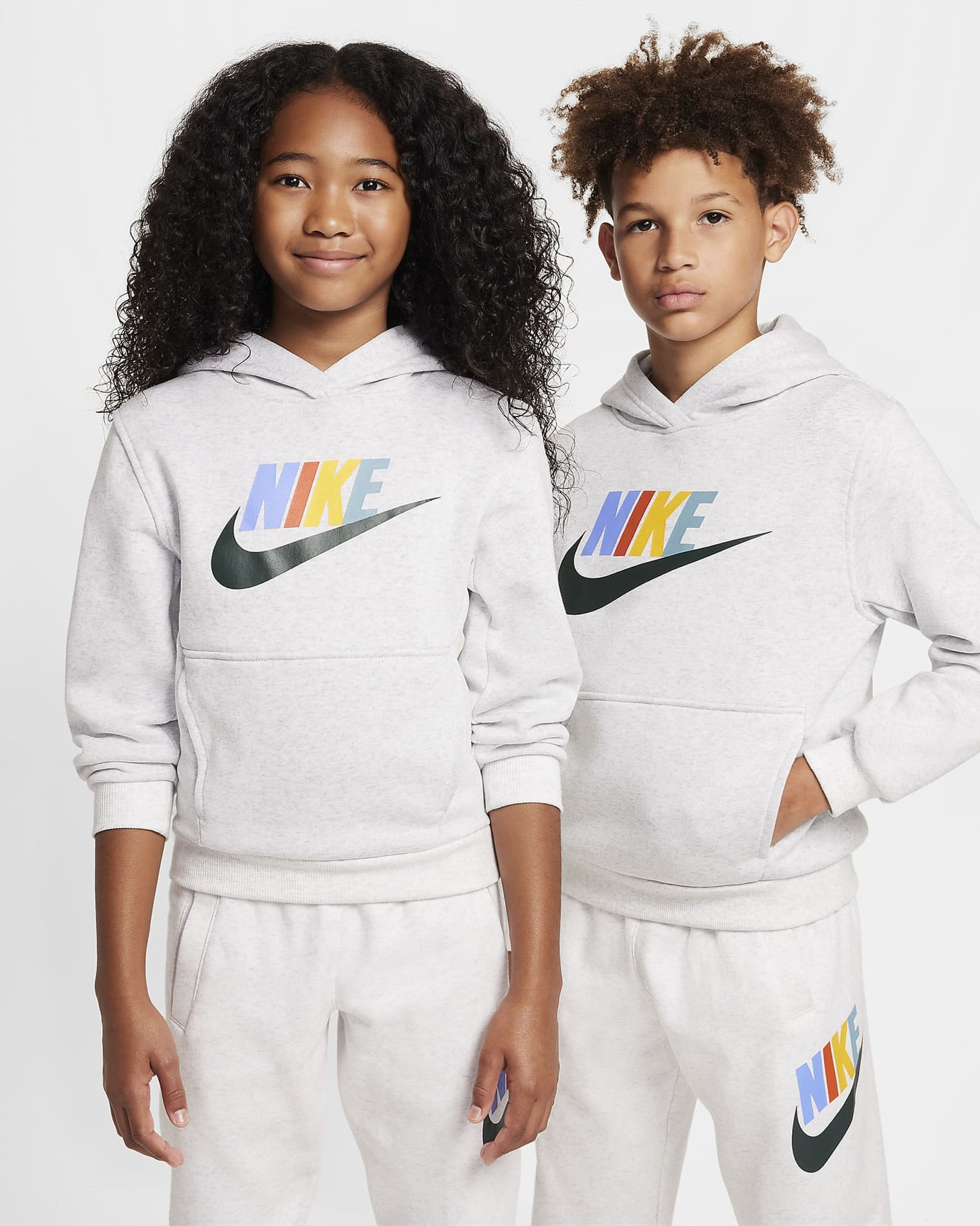 Buzo Con Capota Nike Niño Sportswear Club Fleece FD2988-051 Gris