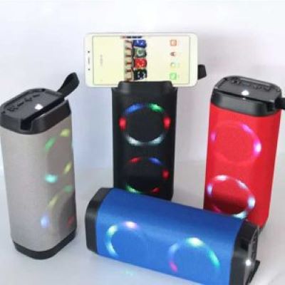 Parlante con Luces de Colores Led Altavoz LV9 Rojo