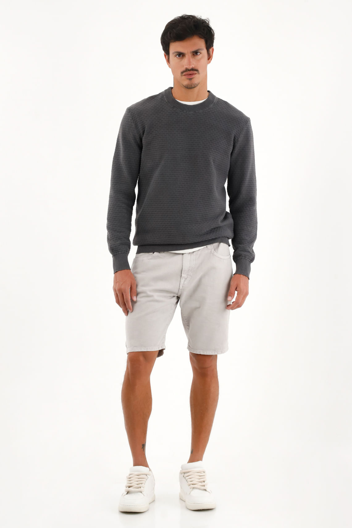 Buzo tejido gris diseño cerrado para hombre