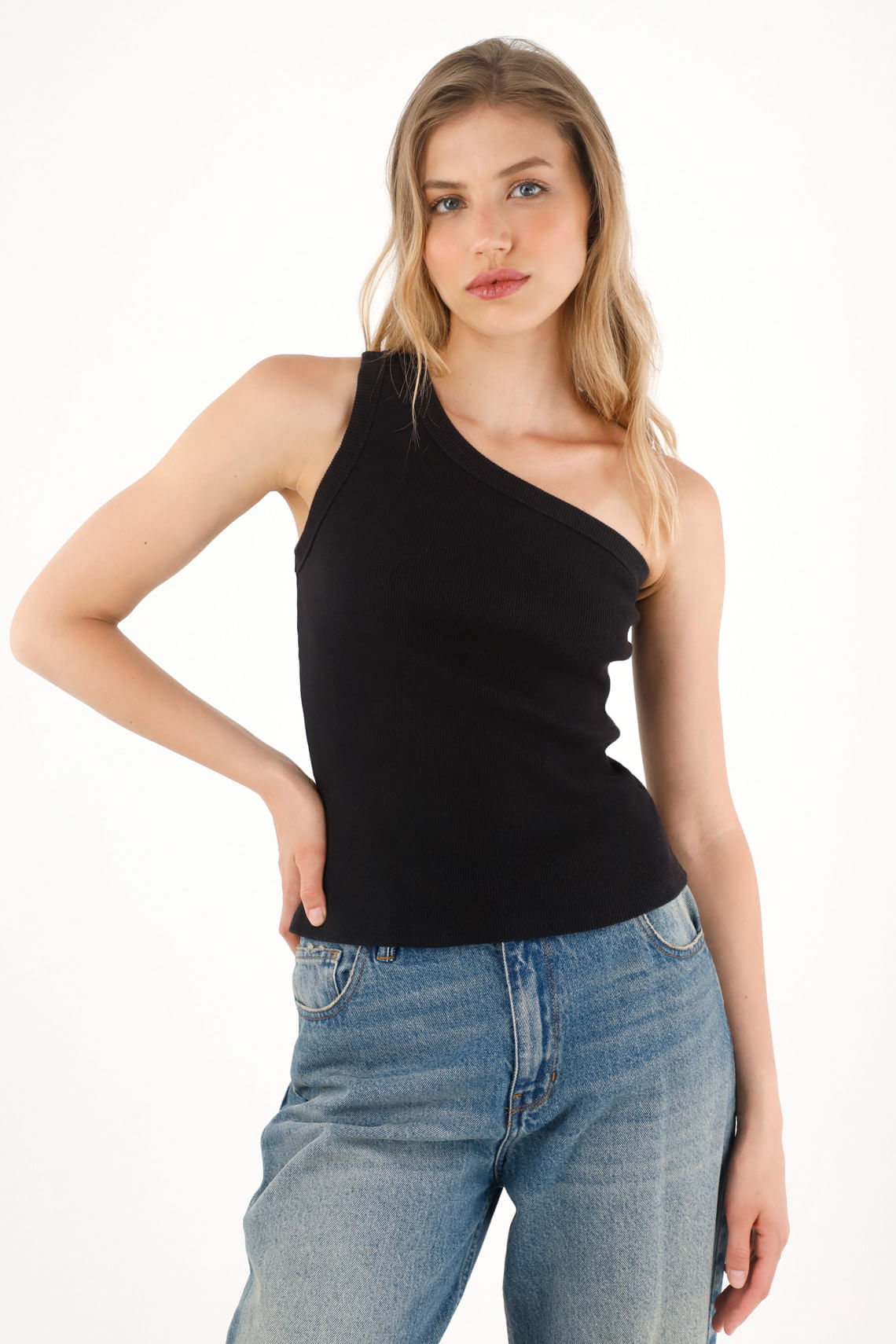 Camiseta de un solo hombro negra para mujer