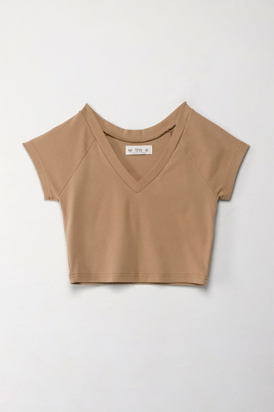 Camiseta crop con escote en V crudo para mujer