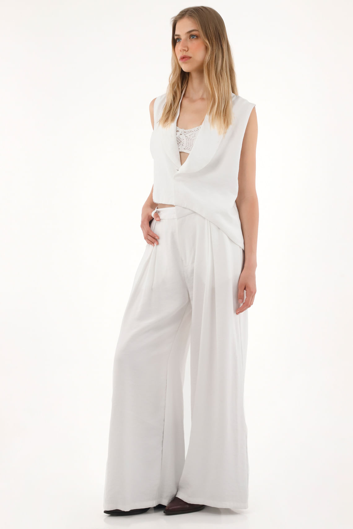 Chaleco asimétrico con solapa blanco para mujer