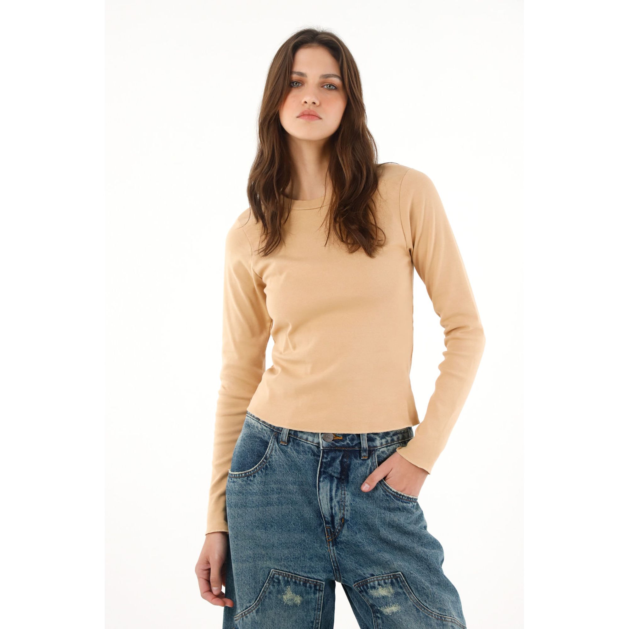 Camiseta manga larga ajustada café para mujer