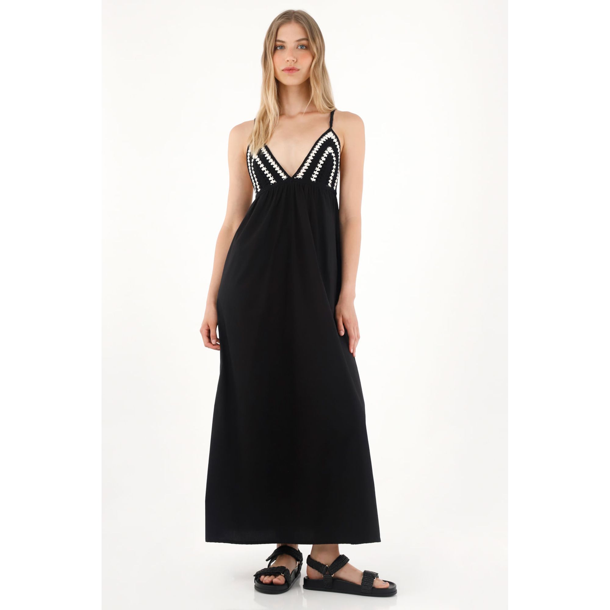 Vestido largo con diseño de copas en crochet negro para mujer