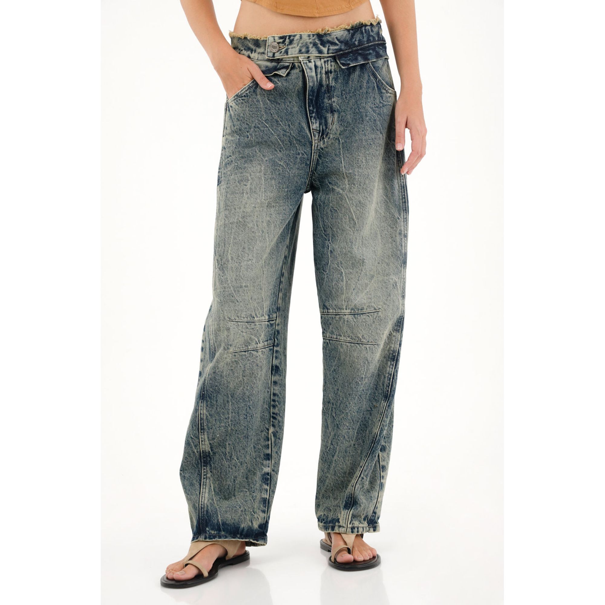 Jean Horseshoe de tiro bajo con jota asimétrica para mujer