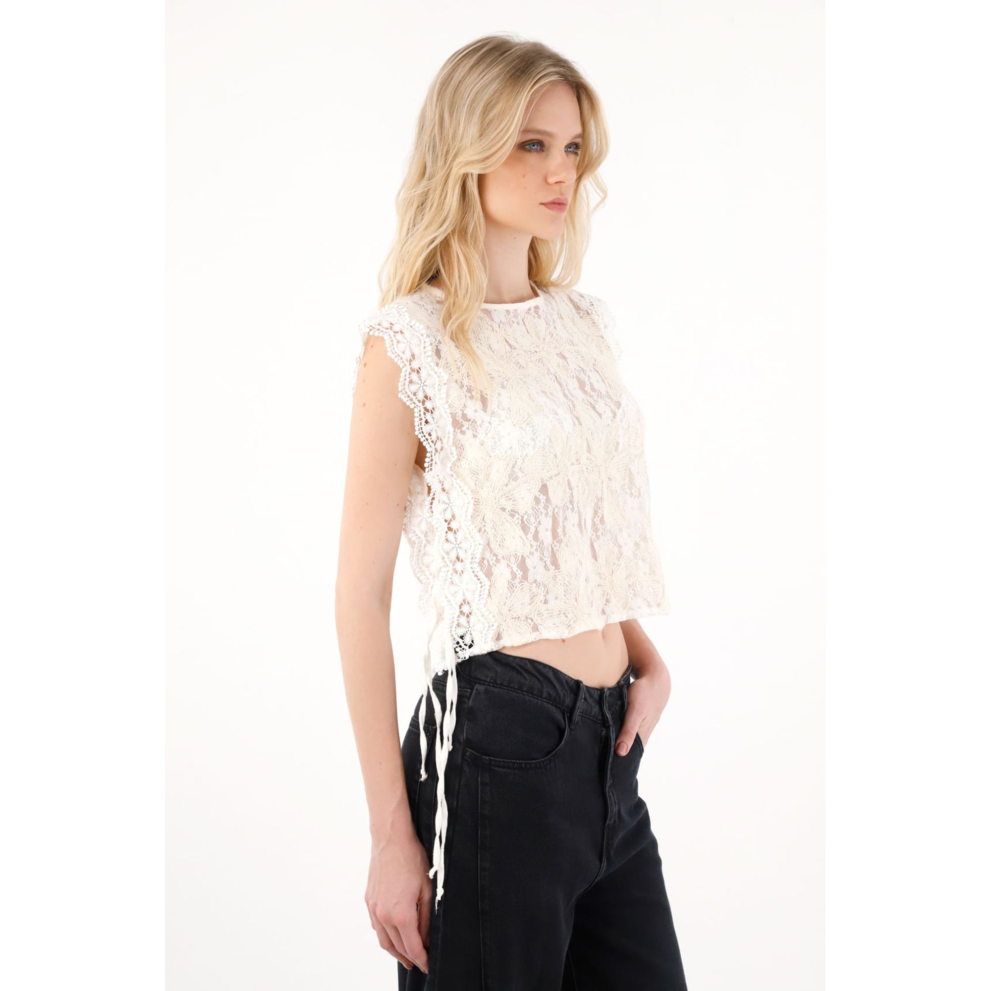Camisa manga sisa en tela bordada floral para mujer