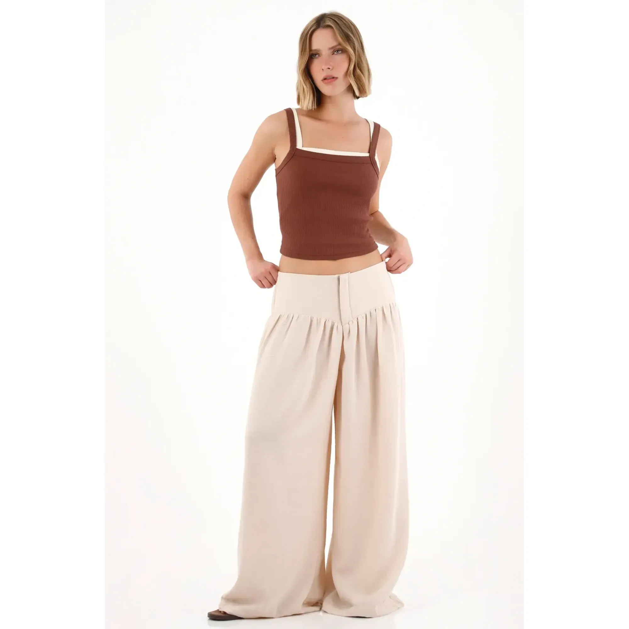 Pantalón Palazzo en tejido liviano café para mujer