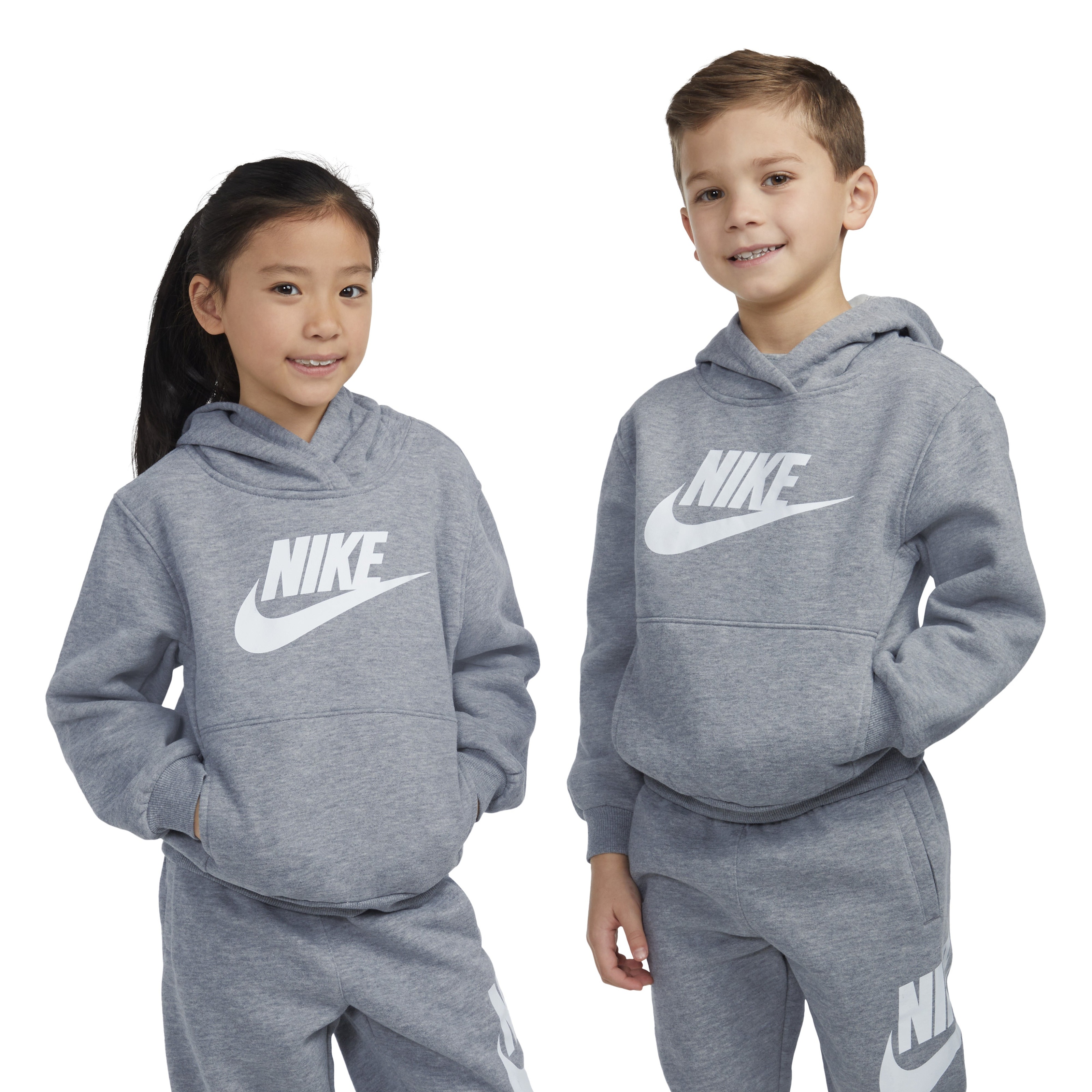 Buzo Hoodie Nike Niño NSW Club Fleece HBR PO 86L094-042 Gris Casual