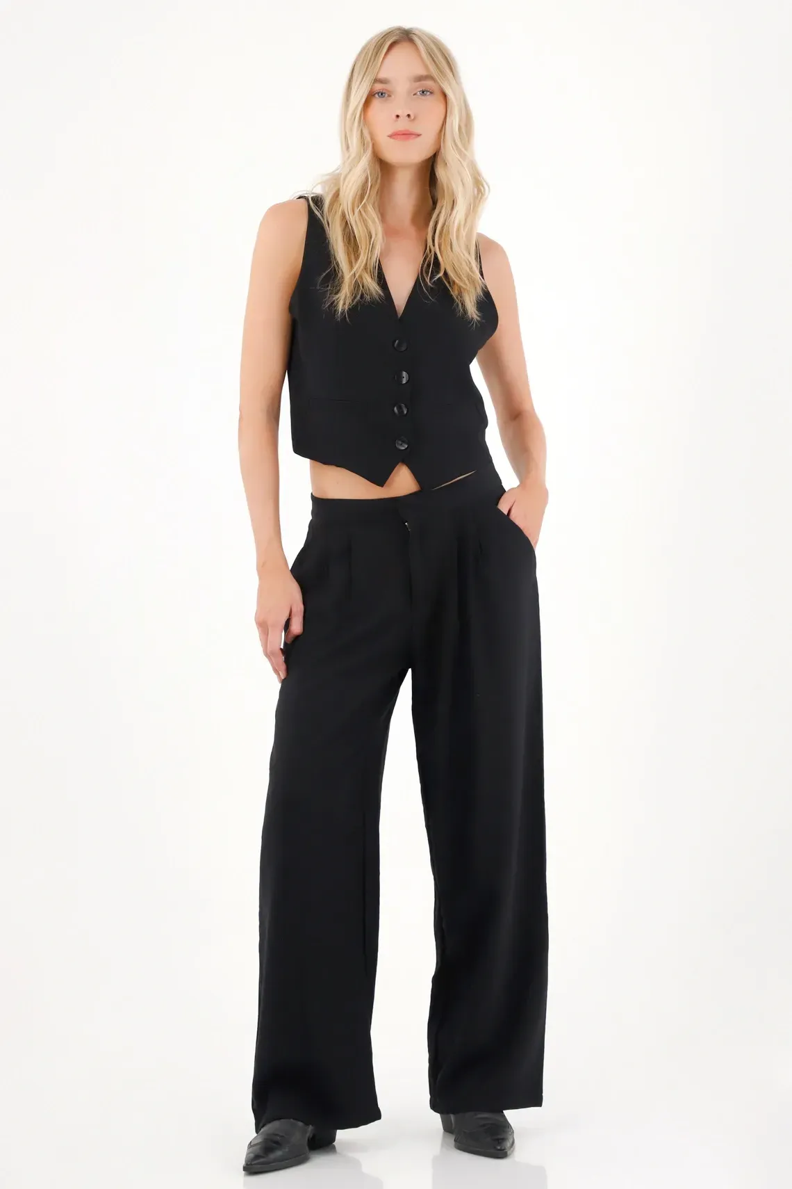 Pantalón Recto con prenses en frente negro para mujer