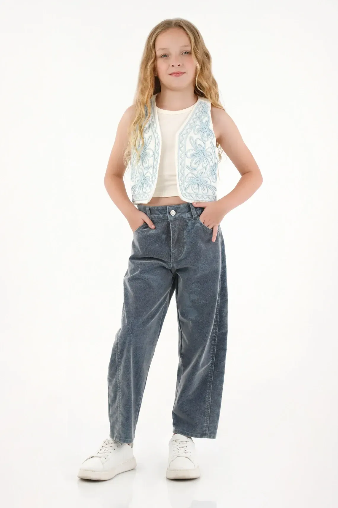 Jean Horseshoe con textura velvet gris para niña