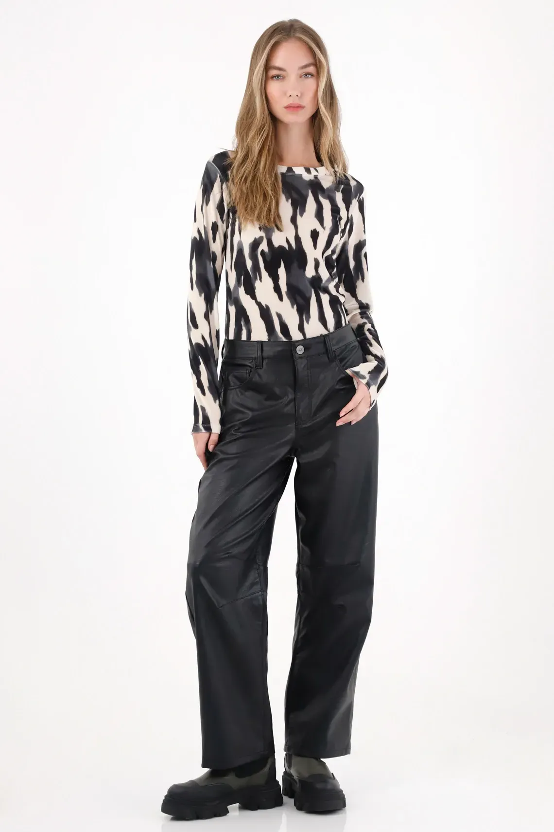 Pantalón en cuero sintético negro para mujer