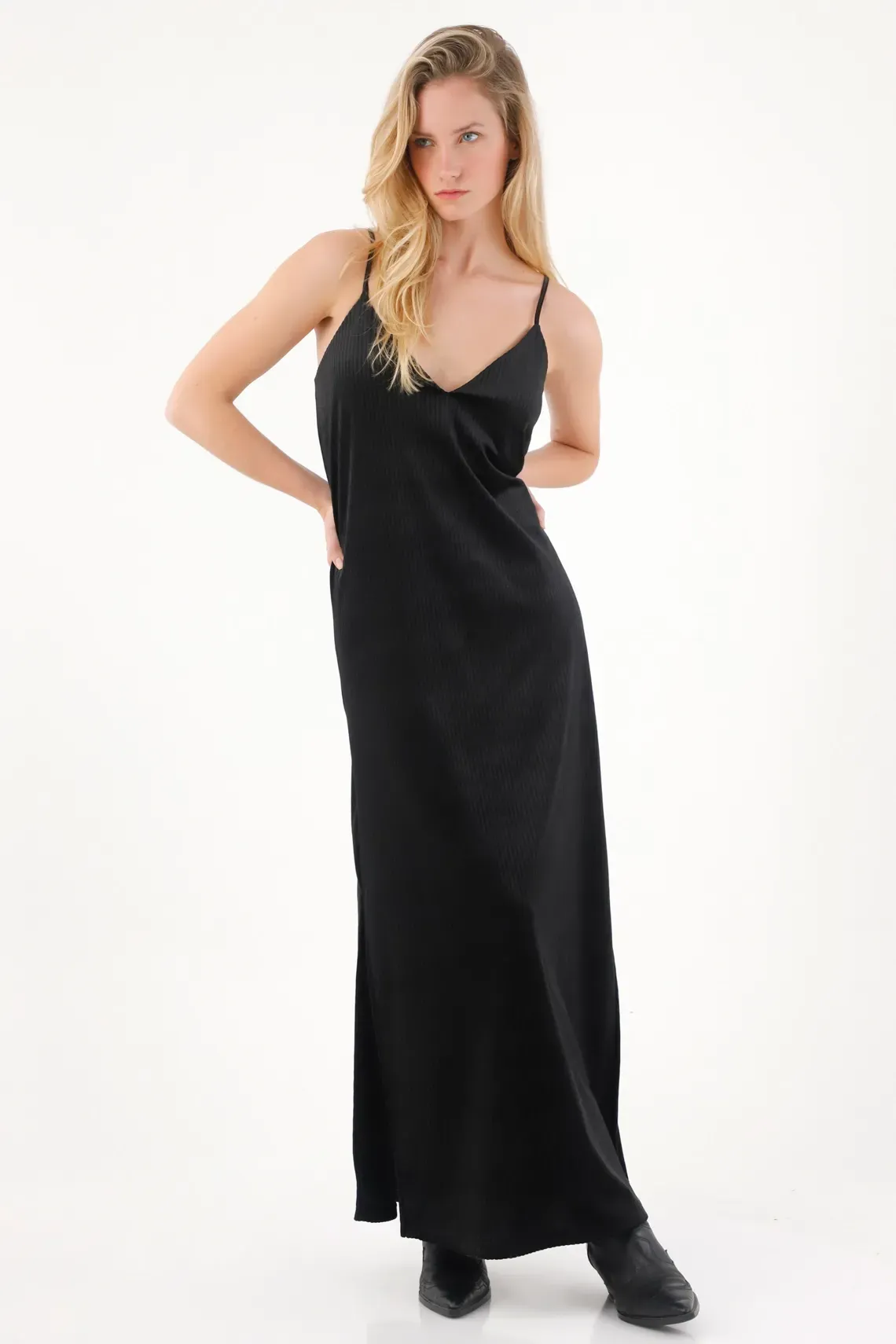Vestido largo en velvet negro para mujer