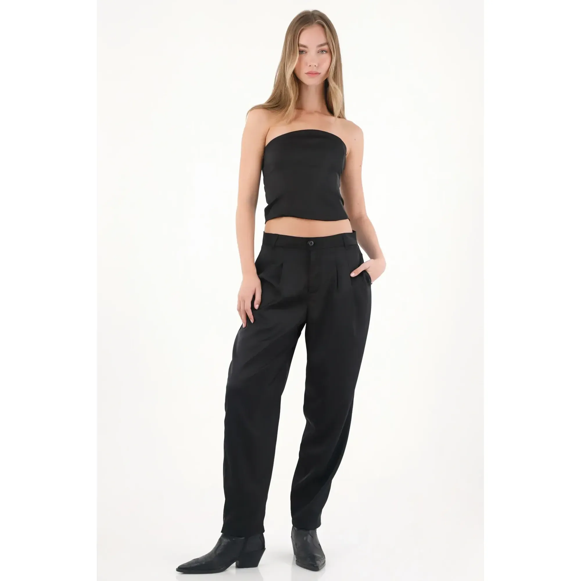 Pantalón elegante de tela fluida negro para mujer
