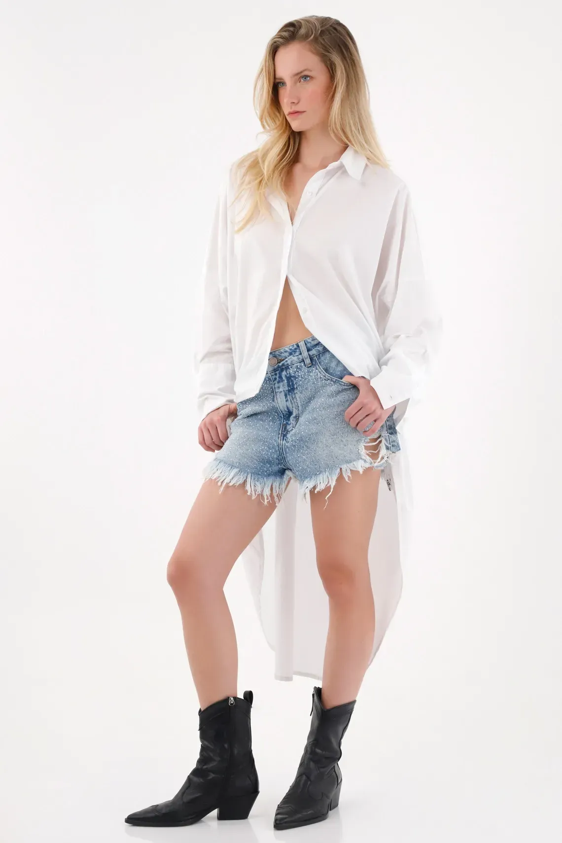 Camisa larga en posterior blanca para mujer