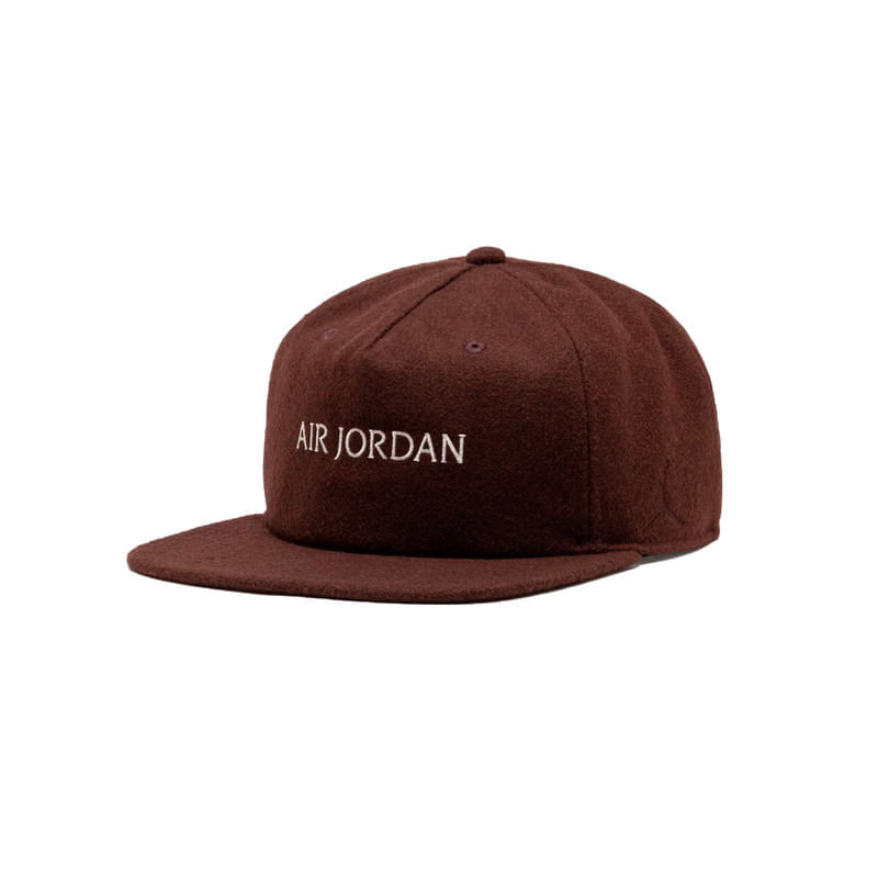 Gorra Air Jordan Pro Unstructured Hombre Color Vinotinto Blanco