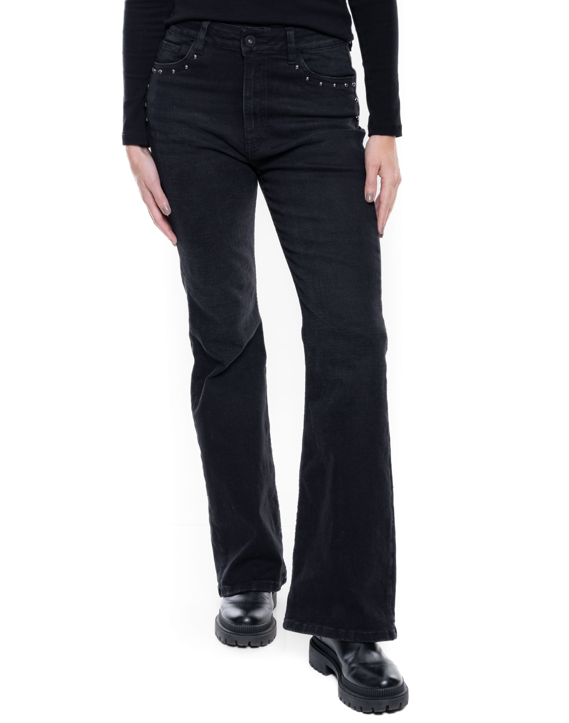 Black Denim Flare Fit Jeans Con Detalles En Bolsillos
