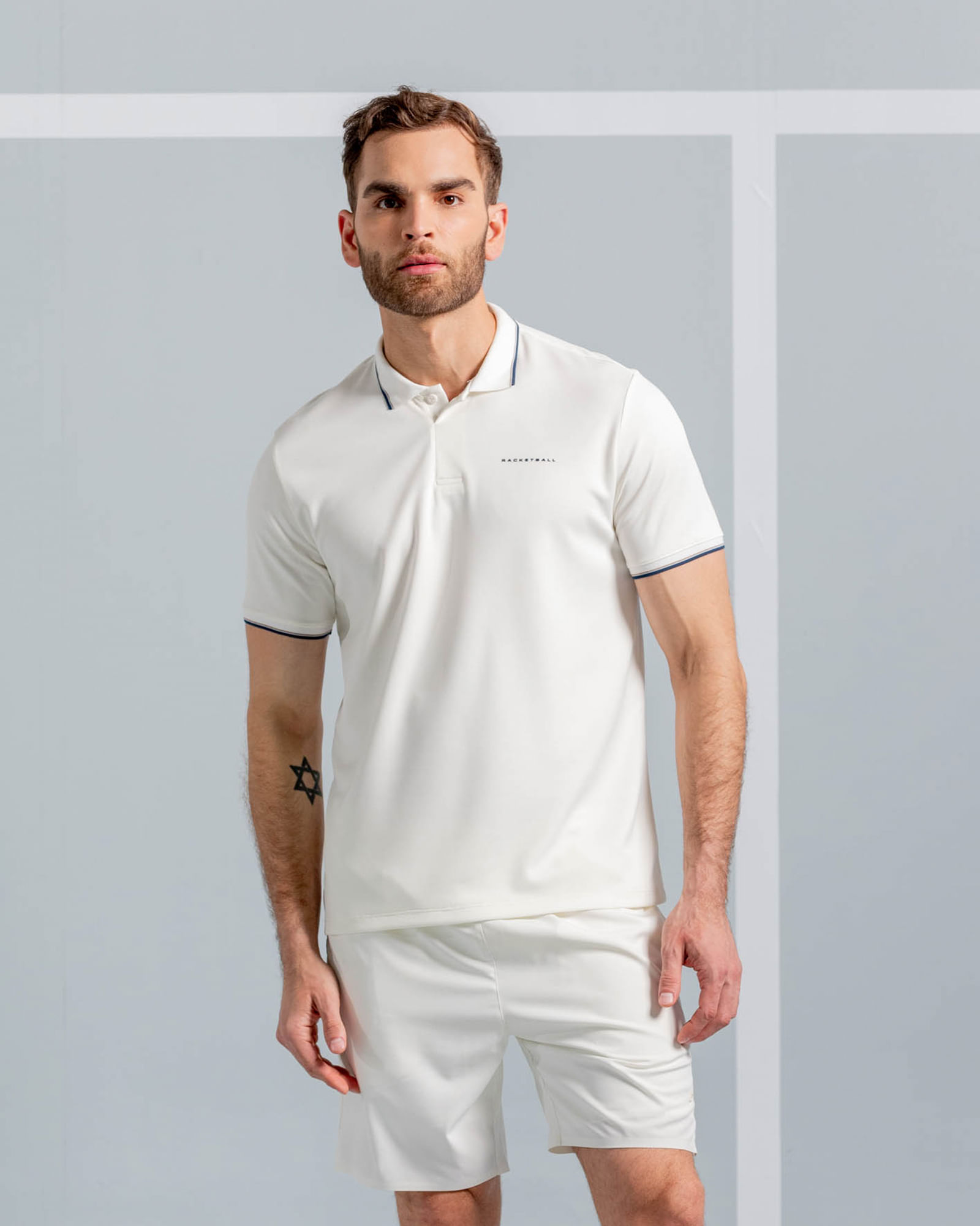 Camiseta Tipo Polo Detalles Contraste,  Color Marfil Para Hombre