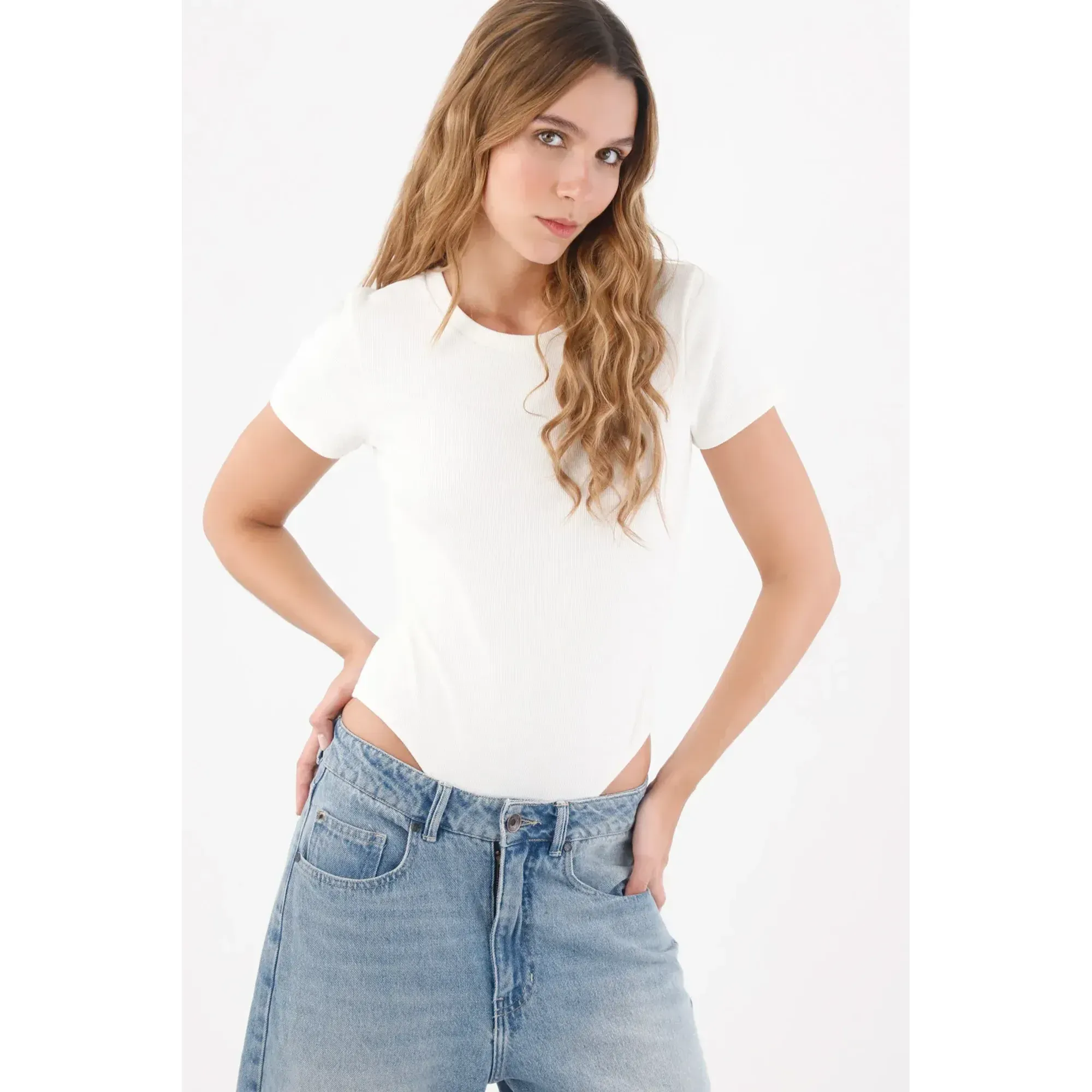 Body para mujer en algodón blanco fit ajustado con canalé