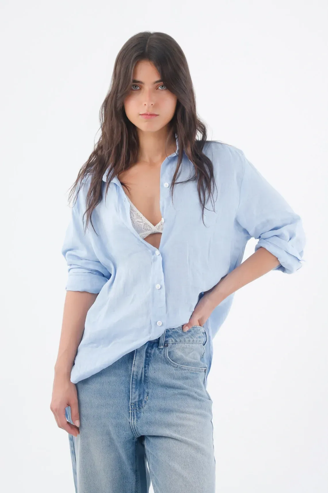 Camisa para mujer lino azul fit relajado con botones