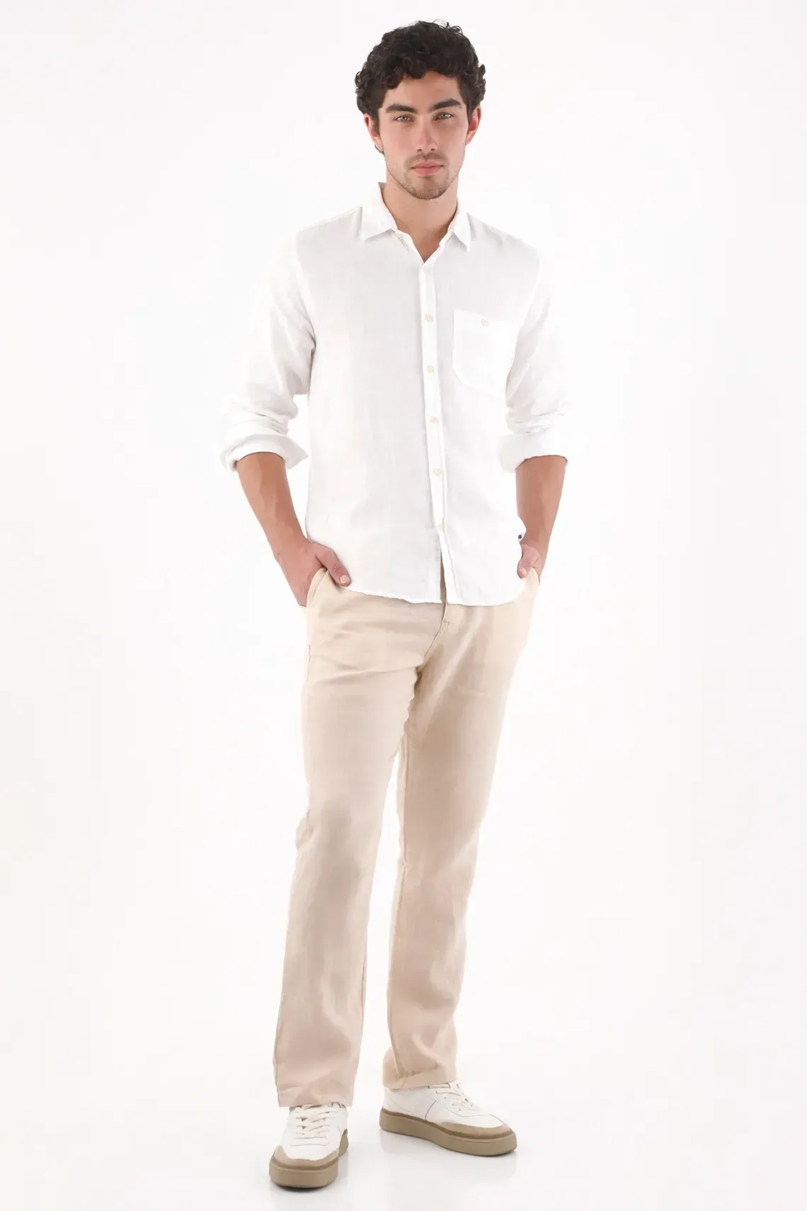 Pantalón fit recto con textura y caída ligera de lino color arena para hombre