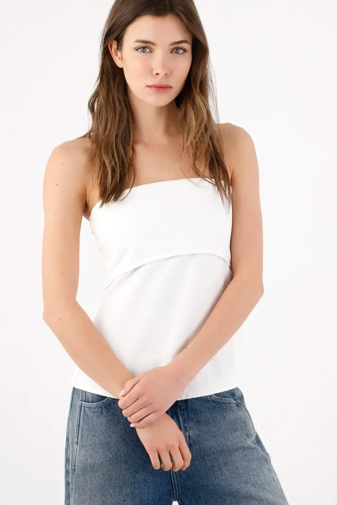 Top strapless recto con doblez frontal en algodón blanco para mujer