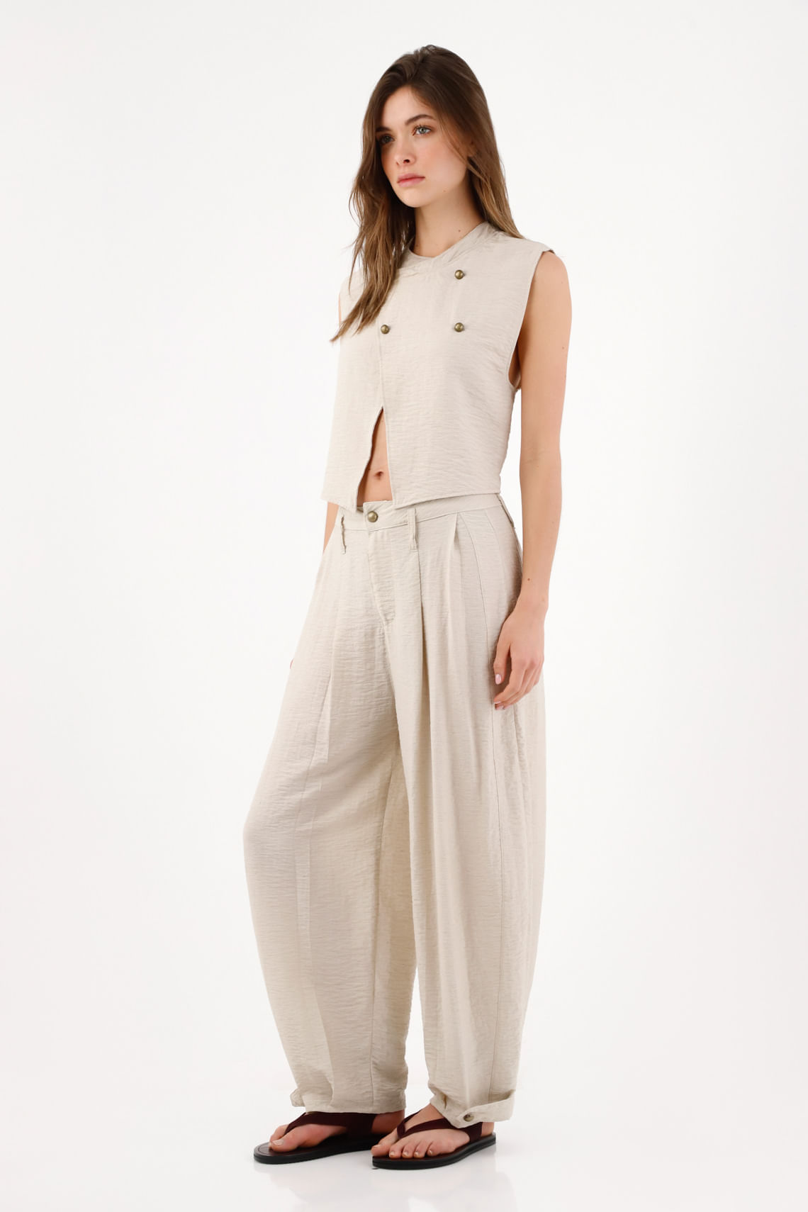 Pantalón wide leg con pinzas frontales en poliéster beige para mujer