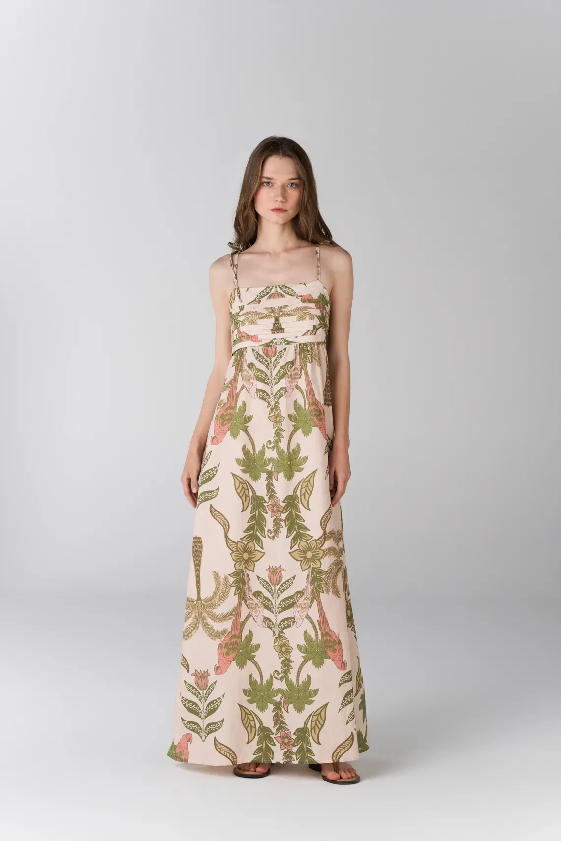 Vestido largo fluido con estampado botánico en lino beige para mujer